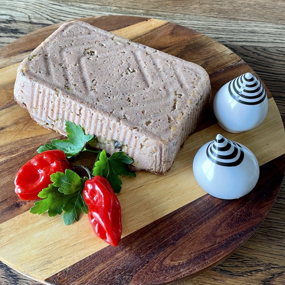 Ovnsbakt leverpostei med tranebær