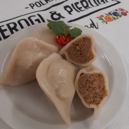 Pierogi z mięsem - håndlagde dumplings fylt med kjøtt