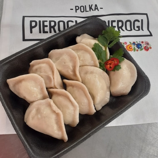 Pierogi z jagnięciną - håndlagde dumplings fylt med lammekjøtt